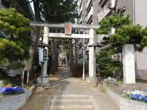 諏訪神社の鳥居