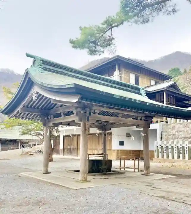 函館八幡宮の{uncategorized: "未分類", other: "その他", undefined: "問題あり", building: "その他建物", grave: "お墓", sacred_gate: "鳥居", guardian: "狛犬", statue: "像", buddha: "仏像", history: "歴史", nature: "自然", garden: "庭園", animal: "動物", pagoda: "塔", temizu: "手水舎", mountain_gate: "山門・神門", sanctuary: "本殿・本堂", subordinate: "末社・摂社", art: "芸術", scenery: "景色", jizo: "地蔵", ema: "絵馬", goshuin: "御朱印", omikuji: "おみくじ", items: "授与品その他", amulet: "お守り", goshuincho: "御朱印帳", eats: "食事", festival: "お祭り", votive_dance: "神楽", shichigosan: "七五三参", wedding: "結婚式", experience: "体験その他", initially: "初詣", around: "周辺", anti_infection: "感染症対策"}