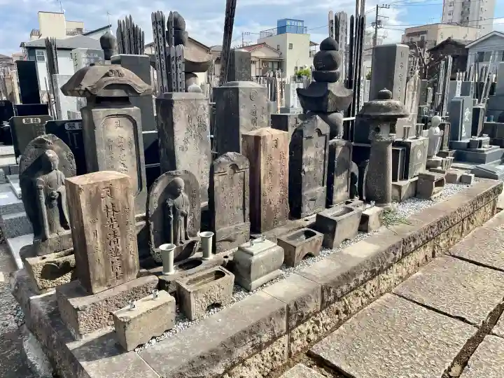 城官寺の{uncategorized: "未分類", other: "その他", undefined: "問題あり", building: "その他建物", grave: "お墓", sacred_gate: "鳥居", guardian: "狛犬", statue: "像", buddha: "仏像", history: "歴史", nature: "自然", garden: "庭園", animal: "動物", pagoda: "塔", temizu: "手水舎", mountain_gate: "山門・神門", sanctuary: "本殿・本堂", subordinate: "末社・摂社", art: "芸術", scenery: "景色", jizo: "地蔵", ema: "絵馬", goshuin: "御朱印", omikuji: "おみくじ", items: "授与品その他", amulet: "お守り", goshuincho: "御朱印帳", eats: "食事", festival: "お祭り", votive_dance: "神楽", shichigosan: "七五三参", wedding: "結婚式", experience: "体験その他", initially: "初詣", around: "周辺", anti_infection: "感染症対策"}