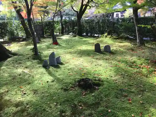 化野念仏寺の庭園