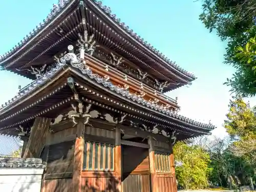 天澤院の山門