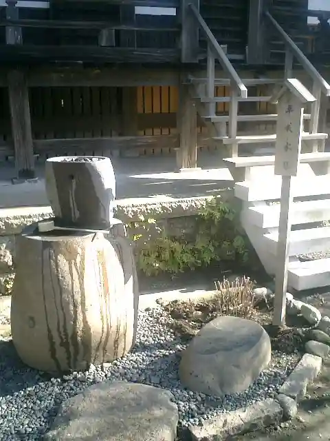 宝戒寺の手水舎