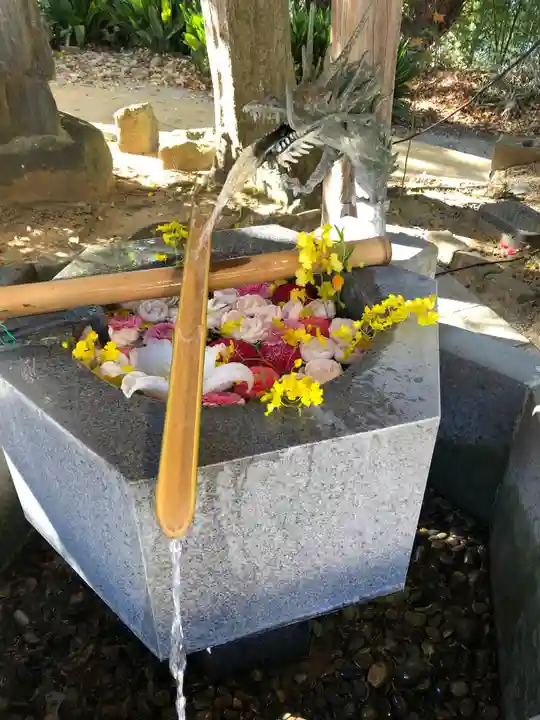 紅葉八幡宮の手水舎