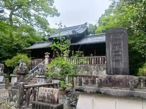 宇夫須奈神社（木曽川町）の{uncategorized: "未分類", other: "その他", undefined: "問題あり", building: "その他建物", grave: "お墓", sacred_gate: "鳥居", guardian: "狛犬", statue: "像", buddha: "仏像", history: "歴史", nature: "自然", garden: "庭園", animal: "動物", pagoda: "塔", temizu: "手水舎", mountain_gate: "山門・神門", sanctuary: "本殿・本堂", subordinate: "末社・摂社", art: "芸術", scenery: "景色", jizo: "地蔵", ema: "絵馬", goshuin: "御朱印", omikuji: "おみくじ", items: "授与品その他", amulet: "お守り", goshuincho: "御朱印帳", eats: "食事", festival: "お祭り", votive_dance: "神楽", shichigosan: "七五三参", wedding: "結婚式", experience: "体験その他", initially: "初詣", around: "周辺", anti_infection: "感染症対策"}
