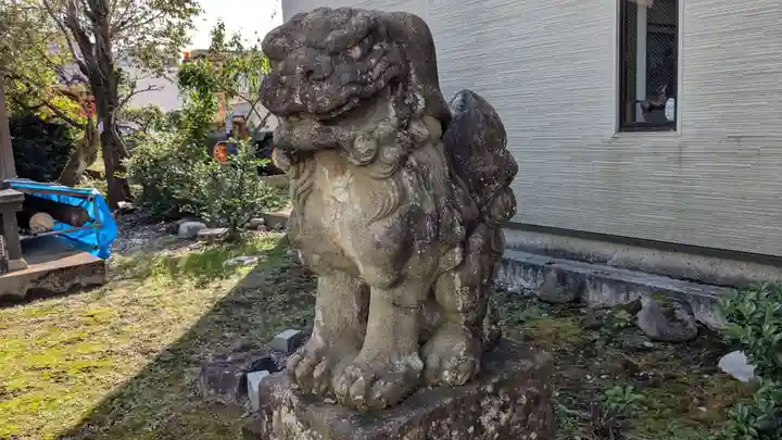 西之神祠の狛犬