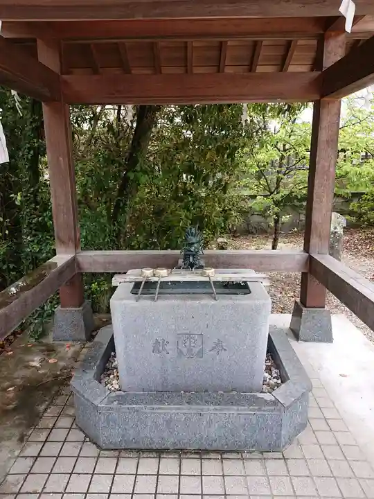 伊勢神社の手水舎