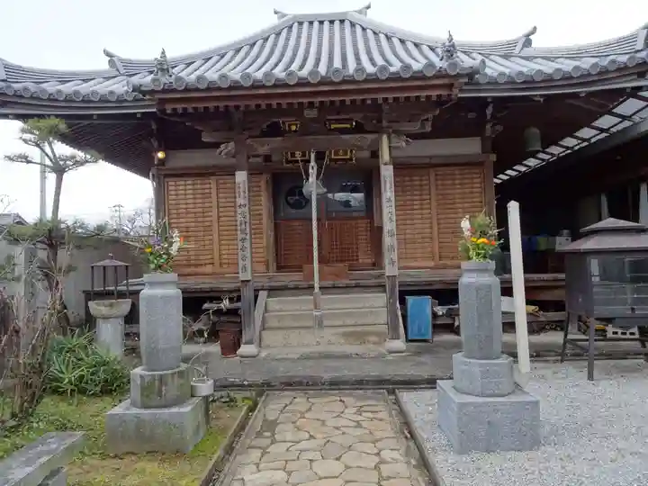 極楽寺の本殿・本堂