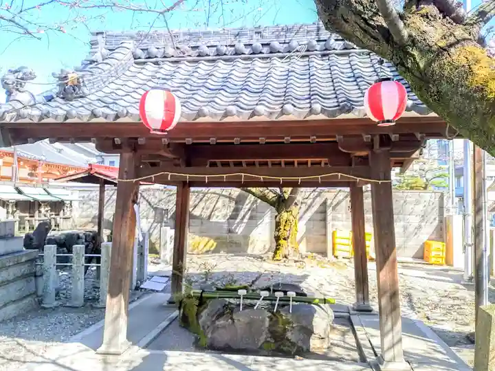 白山神社(榎白山神社)の手水舎