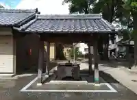 神明社の手水舎
