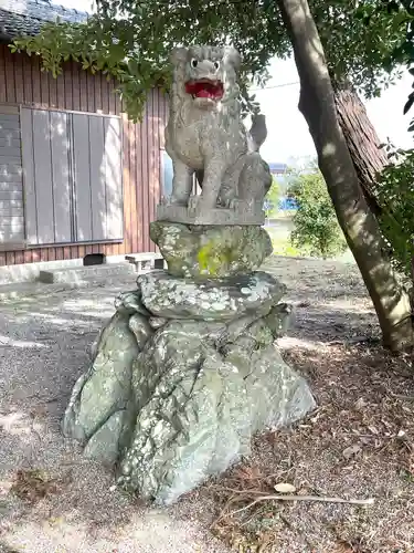 魚見神社の狛犬