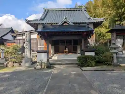 高岳寺の{uncategorized: "未分類", other: "その他", undefined: "問題あり", building: "その他建物", grave: "お墓", sacred_gate: "鳥居", guardian: "狛犬", statue: "像", buddha: "仏像", history: "歴史", nature: "自然", garden: "庭園", animal: "動物", pagoda: "塔", temizu: "手水舎", mountain_gate: "山門・神門", sanctuary: "本殿・本堂", subordinate: "末社・摂社", art: "芸術", scenery: "景色", jizo: "地蔵", ema: "絵馬", goshuin: "御朱印", omikuji: "おみくじ", items: "授与品その他", amulet: "お守り", goshuincho: "御朱印帳", eats: "食事", festival: "お祭り", votive_dance: "神楽", shichigosan: "七五三参", wedding: "結婚式", experience: "体験その他", initially: "初詣", around: "周辺", anti_infection: "感染症対策"}