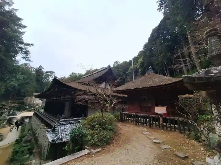長命寺の{uncategorized: "未分類", other: "その他", undefined: "問題あり", building: "その他建物", grave: "お墓", sacred_gate: "鳥居", guardian: "狛犬", statue: "像", buddha: "仏像", history: "歴史", nature: "自然", garden: "庭園", animal: "動物", pagoda: "塔", temizu: "手水舎", mountain_gate: "山門・神門", sanctuary: "本殿・本堂", subordinate: "末社・摂社", art: "芸術", scenery: "景色", jizo: "地蔵", ema: "絵馬", goshuin: "御朱印", omikuji: "おみくじ", items: "授与品その他", amulet: "お守り", goshuincho: "御朱印帳", eats: "食事", festival: "お祭り", votive_dance: "神楽", shichigosan: "七五三参", wedding: "結婚式", experience: "体験その他", initially: "初詣", around: "周辺", anti_infection: "感染症対策"}