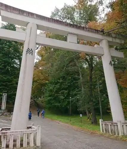 諏訪大社上社前宮の鳥居