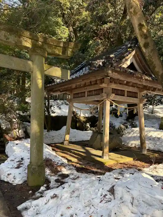 金剱宮の{uncategorized: "未分類", other: "その他", undefined: "問題あり", building: "その他建物", grave: "お墓", sacred_gate: "鳥居", guardian: "狛犬", statue: "像", buddha: "仏像", history: "歴史", nature: "自然", garden: "庭園", animal: "動物", pagoda: "塔", temizu: "手水舎", mountain_gate: "山門・神門", sanctuary: "本殿・本堂", subordinate: "末社・摂社", art: "芸術", scenery: "景色", jizo: "地蔵", ema: "絵馬", goshuin: "御朱印", omikuji: "おみくじ", items: "授与品その他", amulet: "お守り", goshuincho: "御朱印帳", eats: "食事", festival: "お祭り", votive_dance: "神楽", shichigosan: "七五三参", wedding: "結婚式", experience: "体験その他", initially: "初詣", around: "周辺", anti_infection: "感染症対策"}