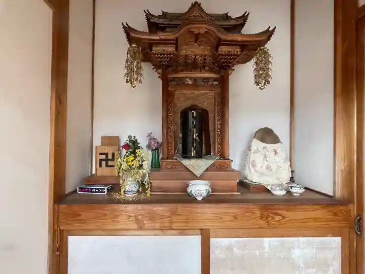 地蔵堂 (栄町会議所)の{uncategorized: "未分類", other: "その他", undefined: "問題あり", building: "その他建物", grave: "お墓", sacred_gate: "鳥居", guardian: "狛犬", statue: "像", buddha: "仏像", history: "歴史", nature: "自然", garden: "庭園", animal: "動物", pagoda: "塔", temizu: "手水舎", mountain_gate: "山門・神門", sanctuary: "本殿・本堂", subordinate: "末社・摂社", art: "芸術", scenery: "景色", jizo: "地蔵", ema: "絵馬", goshuin: "御朱印", omikuji: "おみくじ", items: "授与品その他", amulet: "お守り", goshuincho: "御朱印帳", eats: "食事", festival: "お祭り", votive_dance: "神楽", shichigosan: "七五三参", wedding: "結婚式", experience: "体験その他", initially: "初詣", around: "周辺", anti_infection: "感染症対策"}