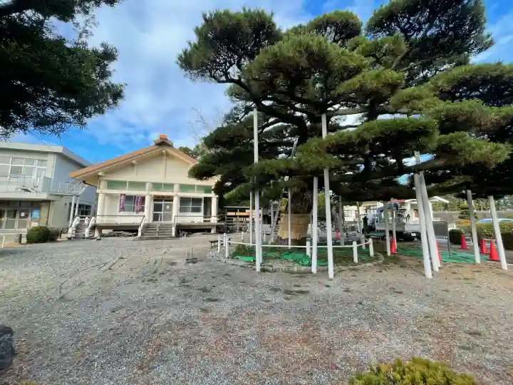 日保見山八幡宮の{uncategorized: "未分類", other: "その他", undefined: "問題あり", building: "その他建物", grave: "お墓", sacred_gate: "鳥居", guardian: "狛犬", statue: "像", buddha: "仏像", history: "歴史", nature: "自然", garden: "庭園", animal: "動物", pagoda: "塔", temizu: "手水舎", mountain_gate: "山門・神門", sanctuary: "本殿・本堂", subordinate: "末社・摂社", art: "芸術", scenery: "景色", jizo: "地蔵", ema: "絵馬", goshuin: "御朱印", omikuji: "おみくじ", items: "授与品その他", amulet: "お守り", goshuincho: "御朱印帳", eats: "食事", festival: "お祭り", votive_dance: "神楽", shichigosan: "七五三参", wedding: "結婚式", experience: "体験その他", initially: "初詣", around: "周辺", anti_infection: "感染症対策"}