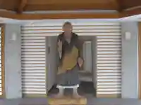 日蓮上人辻説法跡の像