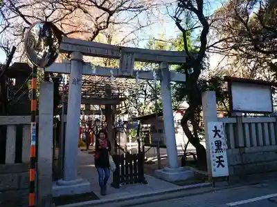 千住本氷川神社の鳥居