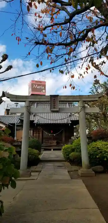 鵜森稲荷神社の鳥居