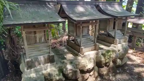 神明社の末社・摂社