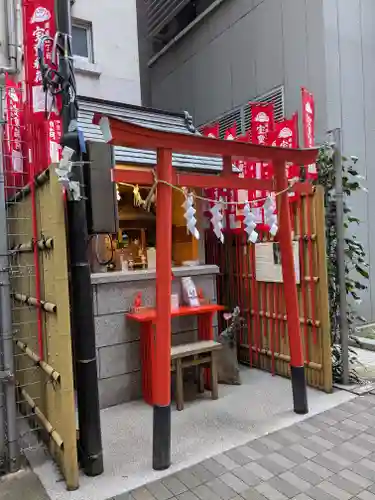 宝童稲荷神社の鳥居