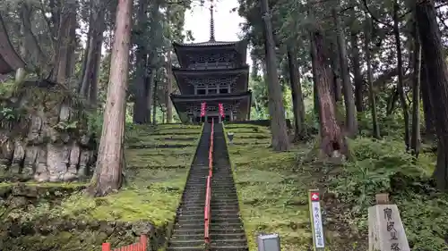 日石寺の塔