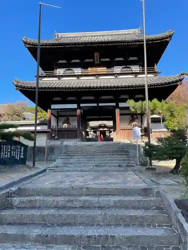 國前寺の山門