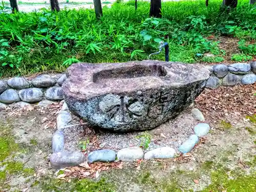 神明社（楽田青塚）の手水舎
