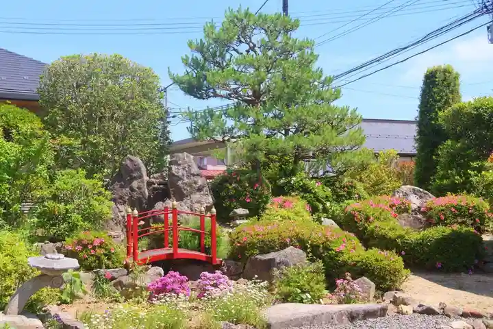 大鏑神社の庭園