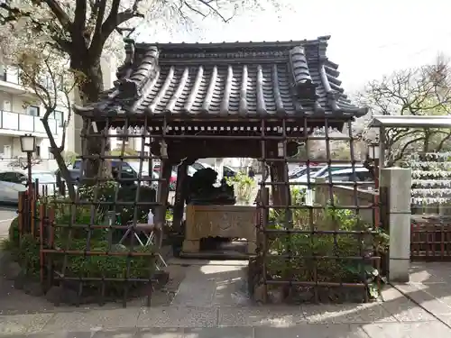 白山神社の手水舎