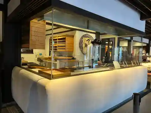 日牟禮八幡宮の{uncategorized: "未分類", other: "その他", undefined: "問題あり", building: "その他建物", grave: "お墓", sacred_gate: "鳥居", guardian: "狛犬", statue: "像", buddha: "仏像", history: "歴史", nature: "自然", garden: "庭園", animal: "動物", pagoda: "塔", temizu: "手水舎", mountain_gate: "山門・神門", sanctuary: "本殿・本堂", subordinate: "末社・摂社", art: "芸術", scenery: "景色", jizo: "地蔵", ema: "絵馬", goshuin: "御朱印", omikuji: "おみくじ", items: "授与品その他", amulet: "お守り", goshuincho: "御朱印帳", eats: "食事", festival: "お祭り", votive_dance: "神楽", shichigosan: "七五三参", wedding: "結婚式", experience: "体験その他", initially: "初詣", around: "周辺", anti_infection: "感染症対策"}