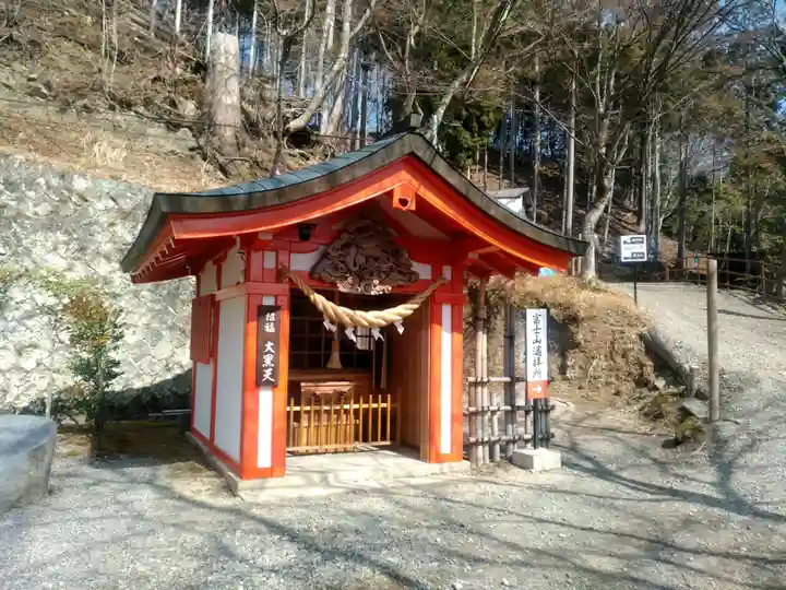 金櫻神社の末社・摂社