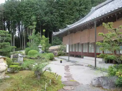 養仙寺の庭園