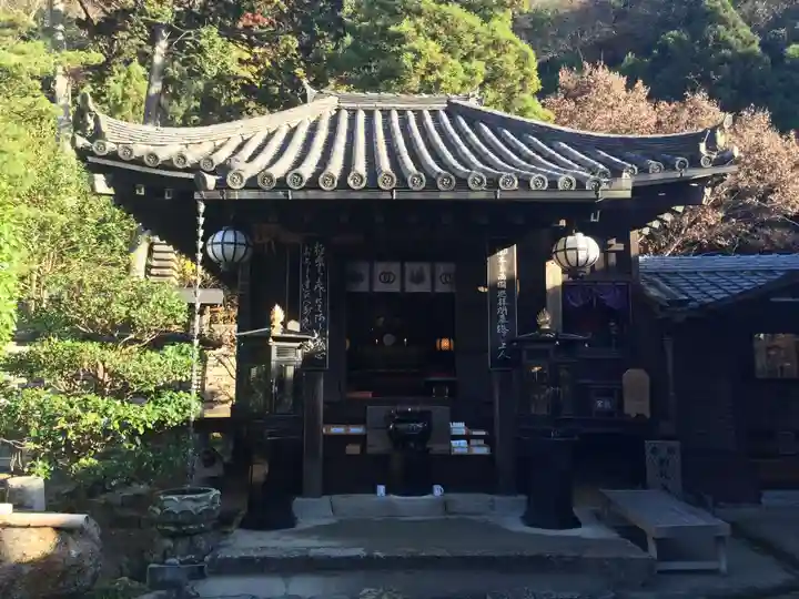 法起院の本殿・本堂