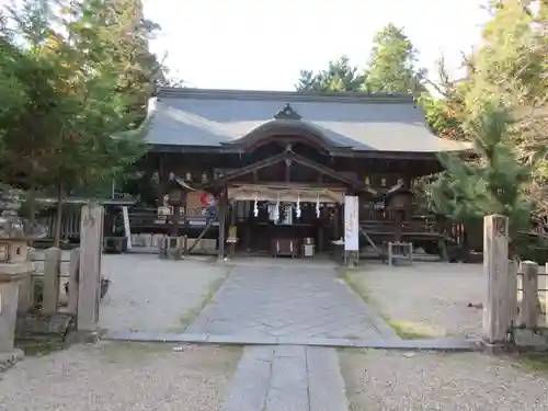 大和神社の本殿