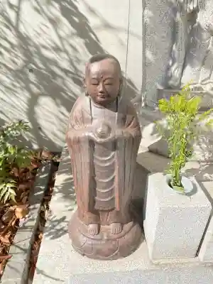 智願寺の{uncategorized: "未分類", other: "その他", undefined: "問題あり", building: "その他建物", grave: "お墓", sacred_gate: "鳥居", guardian: "狛犬", statue: "像", buddha: "仏像", history: "歴史", nature: "自然", garden: "庭園", animal: "動物", pagoda: "塔", temizu: "手水舎", mountain_gate: "山門・神門", sanctuary: "本殿・本堂", subordinate: "末社・摂社", art: "芸術", scenery: "景色", jizo: "地蔵", ema: "絵馬", goshuin: "御朱印", omikuji: "おみくじ", items: "授与品その他", amulet: "お守り", goshuincho: "御朱印帳", eats: "食事", festival: "お祭り", votive_dance: "神楽", shichigosan: "七五三参", wedding: "結婚式", experience: "体験その他", initially: "初詣", around: "周辺", anti_infection: "感染症対策"}