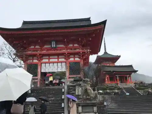 清水寺の山門・神門