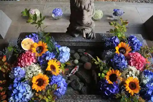 滑川神社 - 仕事と子どもの守り神の手水