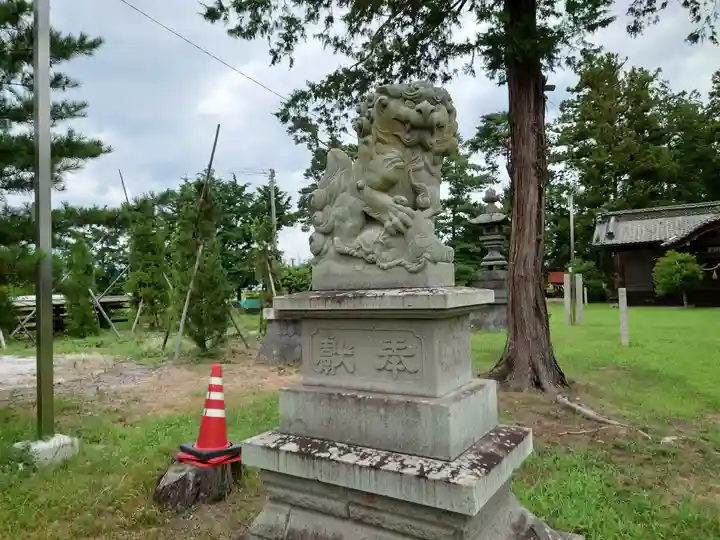 岩岡神社の狛犬