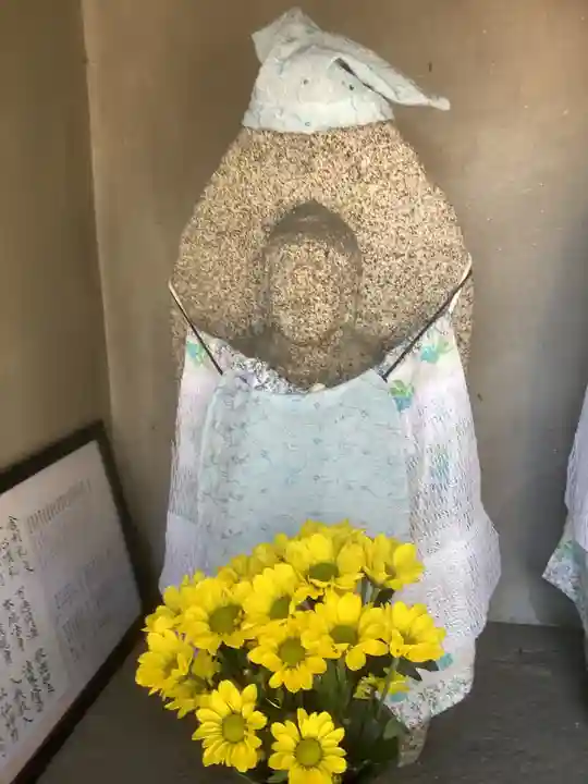 万場地蔵堂の地蔵