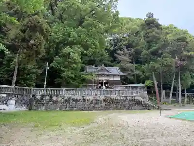 熊野三所神社の{uncategorized: "未分類", other: "その他", undefined: "問題あり", building: "その他建物", grave: "お墓", sacred_gate: "鳥居", guardian: "狛犬", statue: "像", buddha: "仏像", history: "歴史", nature: "自然", garden: "庭園", animal: "動物", pagoda: "塔", temizu: "手水舎", mountain_gate: "山門・神門", sanctuary: "本殿・本堂", subordinate: "末社・摂社", art: "芸術", scenery: "景色", jizo: "地蔵", ema: "絵馬", goshuin: "御朱印", omikuji: "おみくじ", items: "授与品その他", amulet: "お守り", goshuincho: "御朱印帳", eats: "食事", festival: "お祭り", votive_dance: "神楽", shichigosan: "七五三参", wedding: "結婚式", experience: "体験その他", initially: "初詣", around: "周辺", anti_infection: "感染症対策"}