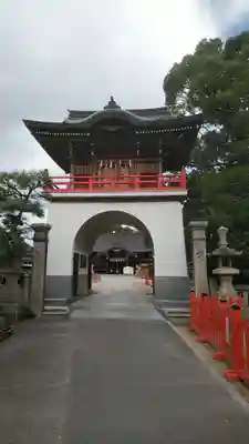 荒井神社の山門・神門