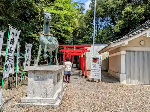 白山神社の鳥居