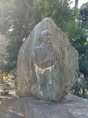 代々木八幡宮の像