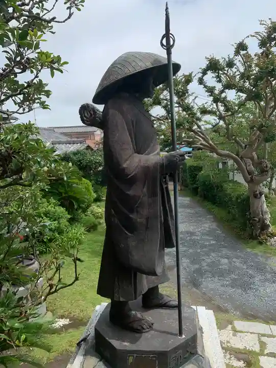 来福寺の像