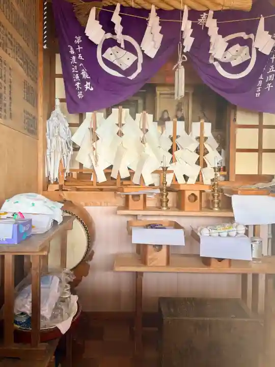 小谷石大明神の{uncategorized: "未分類", other: "その他", undefined: "問題あり", building: "その他建物", grave: "お墓", sacred_gate: "鳥居", guardian: "狛犬", statue: "像", buddha: "仏像", history: "歴史", nature: "自然", garden: "庭園", animal: "動物", pagoda: "塔", temizu: "手水舎", mountain_gate: "山門・神門", sanctuary: "本殿・本堂", subordinate: "末社・摂社", art: "芸術", scenery: "景色", jizo: "地蔵", ema: "絵馬", goshuin: "御朱印", omikuji: "おみくじ", items: "授与品その他", amulet: "お守り", goshuincho: "御朱印帳", eats: "食事", festival: "お祭り", votive_dance: "神楽", shichigosan: "七五三参", wedding: "結婚式", experience: "体験その他", initially: "初詣", around: "周辺", anti_infection: "感染症対策"}