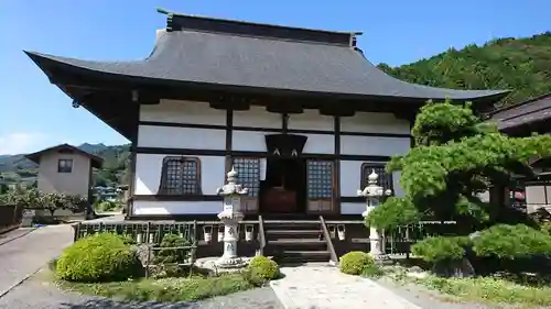 真福寺の本殿・本堂