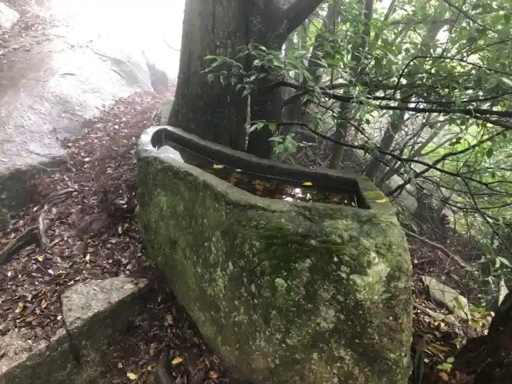御山神社(厳島神社奧宮)の手水舎
