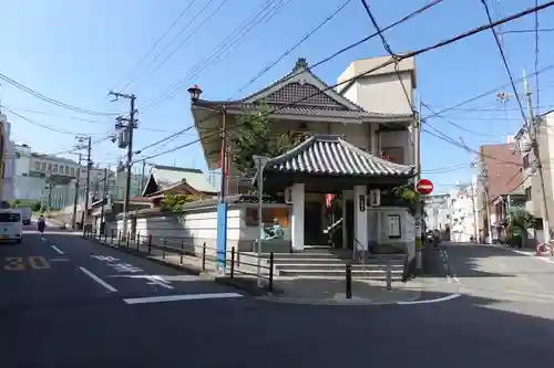 どんどろ大師善福寺の山門