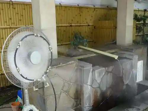 銀杏岡八幡神社の手水舎